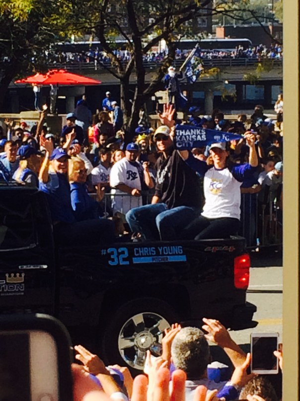 If I was tall like Chris Young, I wouldn't have had to stand on a wall to see the parade.